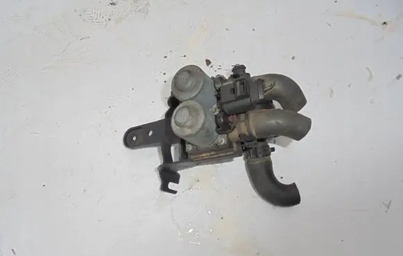 Audi A6 S6 C6 4F Coolant heater control valve POZOSTAE