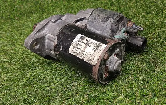 Volkswagen Jetta VI Starter motor 02M911023G 0001121402