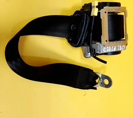Rear seatbelt
