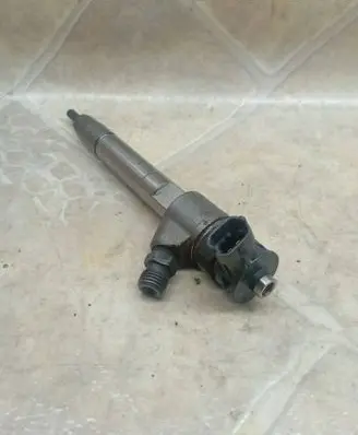Fuel injector
