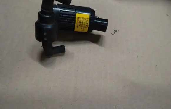 Ford S-MAX Windscreen/windshield washer pump DV6117664AA