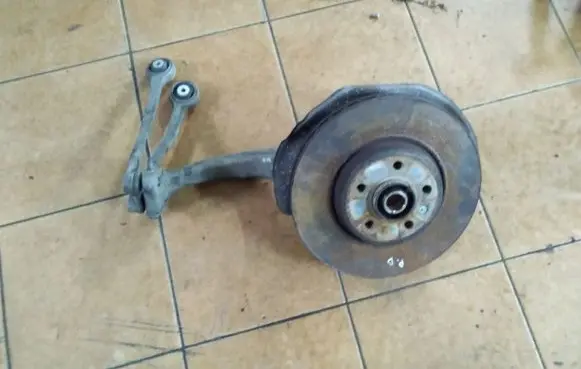 Audi A5 8T 8F Front wheel hub spindle knuckle