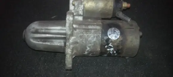 Mazda MX-3 Starter motor m000t80881