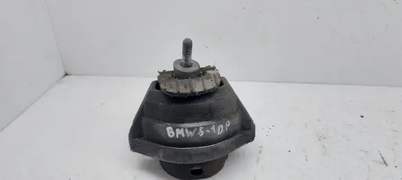 BMW 5 E60 E61 Engine mount bracket 6761090 15934612FR
