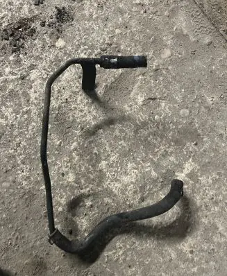 Nissan Patrol Y61 Engine coolant pipe/hose