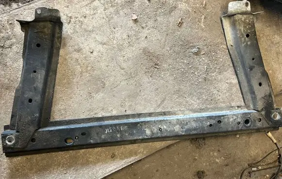Renault Megane II Bottom radiator support slam panel 