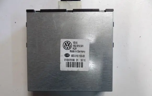 Volkswagen Golf VI Power management control unit 1K0919041 8ES01015300 0140476186