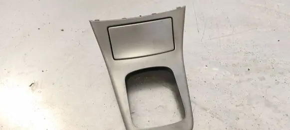 Toyota Avensis T250 Ashtray (front)