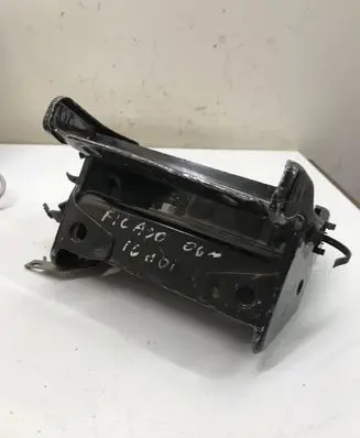 Citroen C4 I Picasso Engine mount bracket