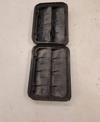 Dacia Sandero III Quarter panel pressure vent 7700838358
