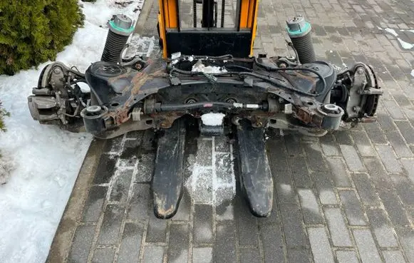 Land Rover Discovery 5 Rear axle beam 