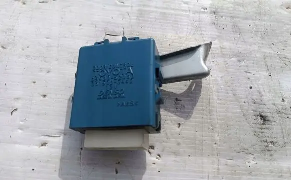 Toyota Yaris Door control unit/module 8598052050
