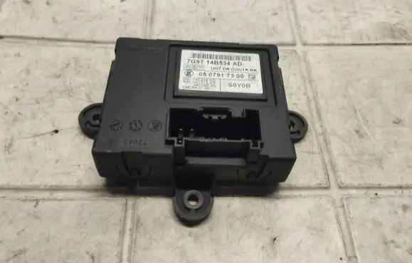 Ford S-MAX Door control unit/module 7G9T14B534AD 0507917300