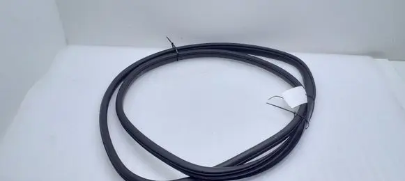 Suzuki SX4 S-Cross Rear door rubber seal (on body) 