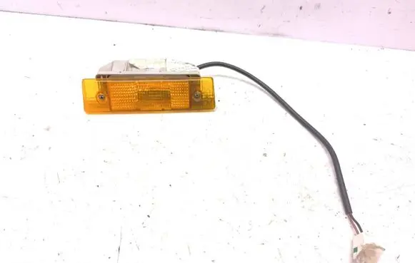 Volkswagen PASSAT B2 Front indicator light 321953049F