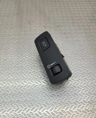 Tailgate opening switch