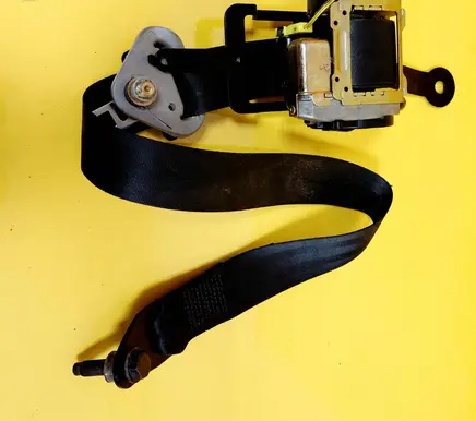 Nissan Primera Front seatbelt 542604861
