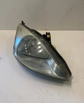 Ford Focus Headlight/headlamp XS4113005