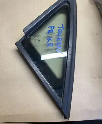 Volkswagen Touran I Front triangle window/glass E643R00048 DOT24M68AS2 E000255