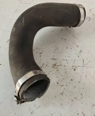 Audi Q7 4M Engine coolant pipe/hose 4M0145738R 738R