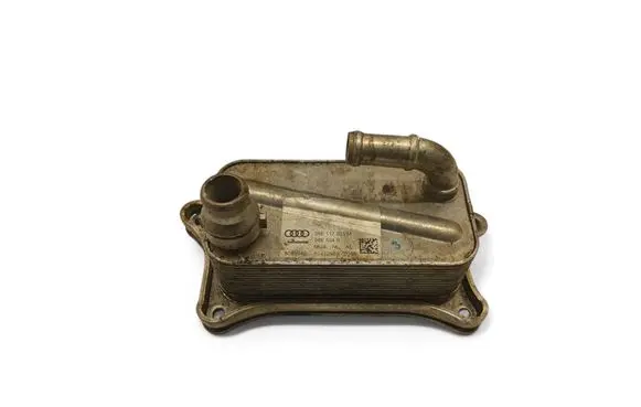 Audi Q7 4M Engine oil radiator 06E117021M