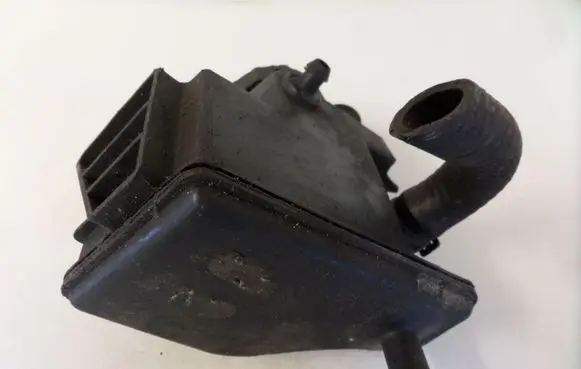 Power steering fluid tank/reservoir