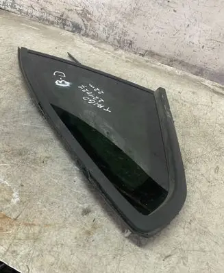 Volkswagen Taigo Rear side window