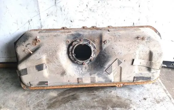 Suzuki Swift I Fuel tank 