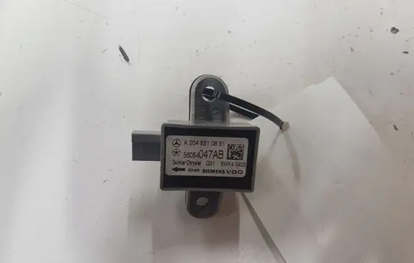 Mercedes-Benz C W204 Airbag deployment crash/impact sensor A2048210651 56054047AB
