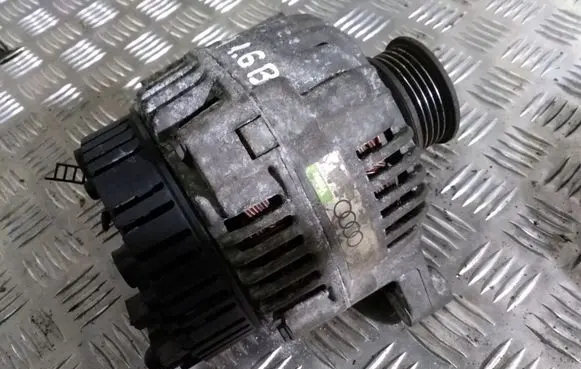 Audi A4 S4 B5 8D Generator/alternator 058903016E