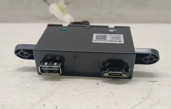 MG ZS USB socket connector 10966397