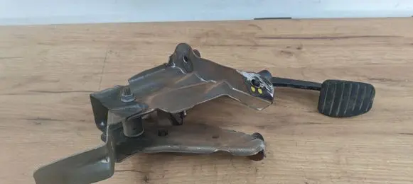 Dacia Lodgy Clutch pedal