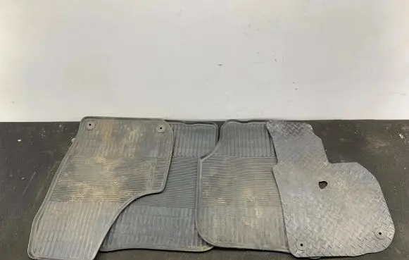 Skoda Superb B6 (3T) Car floor mat set 3T2862435
