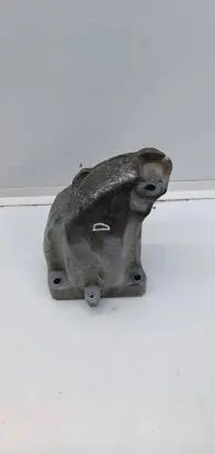 Mercedes-Benz E W212 Engine mounting bracket A6422236404