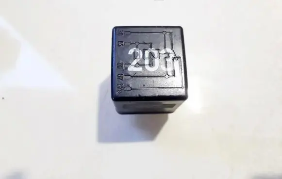 Audi A4 S4 B5 8D Other relay 899585
