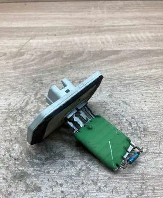 Toyota Yaris Heater blower motor/fan resistor 2R79K1R49K R39K