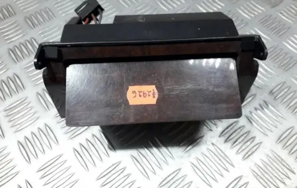 Mercedes-Benz E W124 Car ashtray