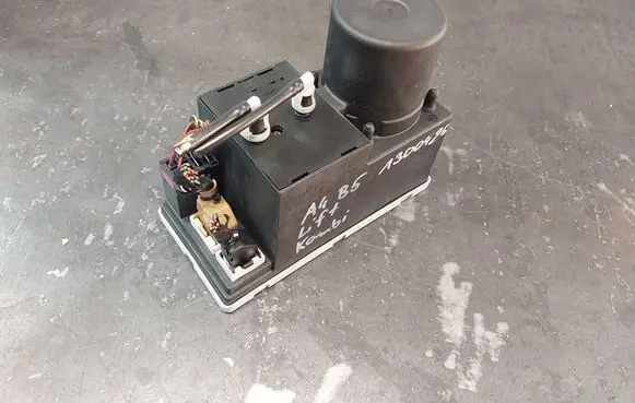 Audi A4 S4 B5 8D Central locking vacuum pump 8D0862257
