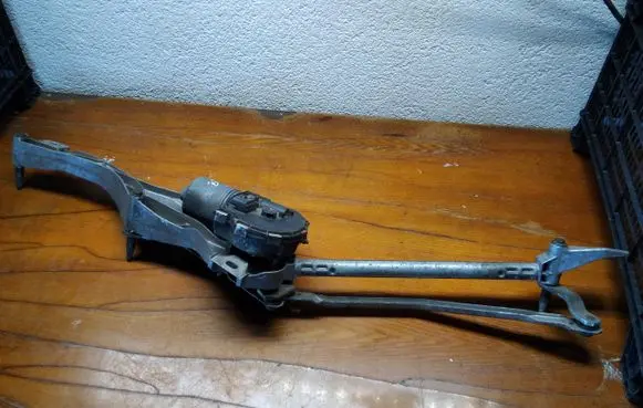Mercedes-Benz E W211 Front wiper linkage 1397220566 0390241842 1137328342