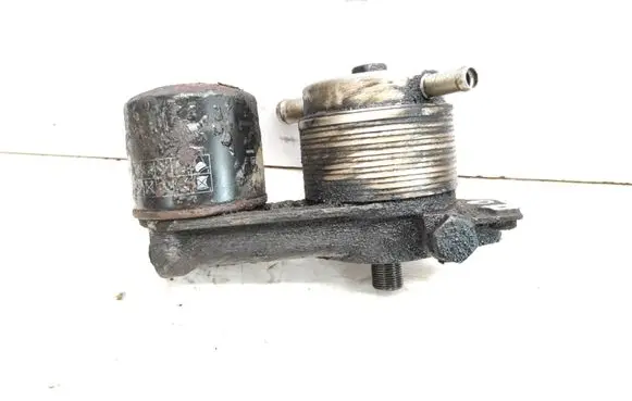 Mazda 6 Oil filter mounting bracket