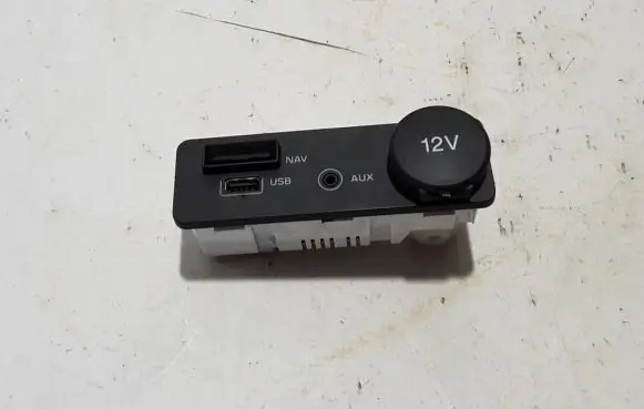 Land Rover Evoque I AUX in-socket connector FK7219C166BD