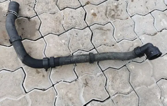 Land Rover Evoque I Engine coolant pipe/hose PA66GF30 S4000256