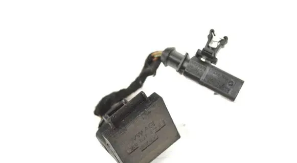 Audi R8 42 Clutch pedal sensor 1K0927810E