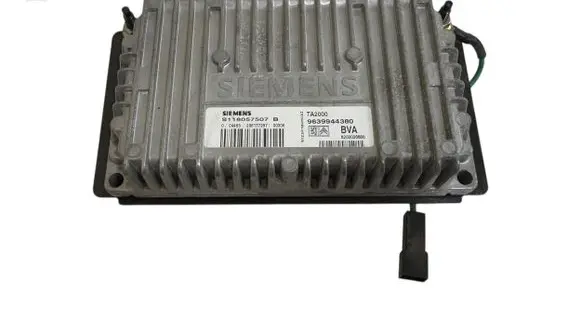 Peugeot 406 Engine control unit/module 9639944380 S118057507B 8200038888