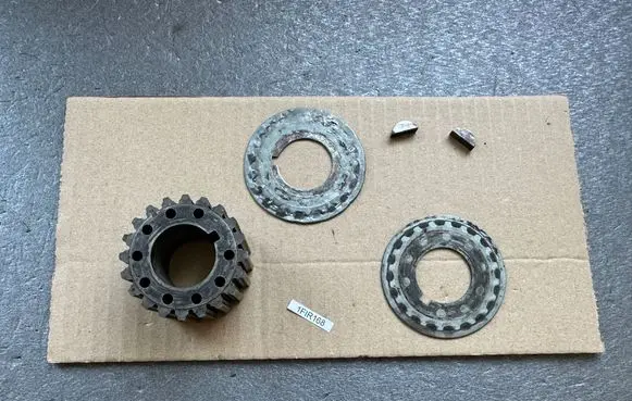 Nissan Patrol Y60 Crankshaft pulley 13021V7200 1302242L00 0092651600