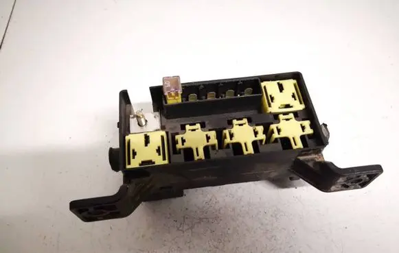 KIA Sorento Fuse box set 0k53a67bx1
