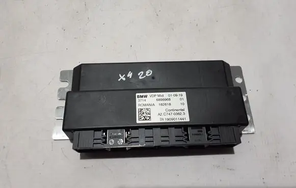 BMW X4M F98 Air suspension control unit module (rear) 6898968