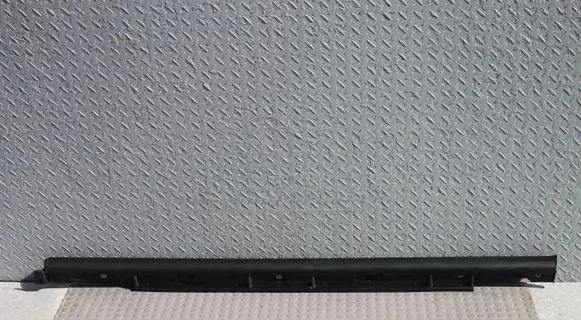 Foot area side trim