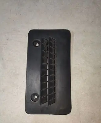 Audi A8 S8 D3 4E Quarter panel pressure vent 4E0819623