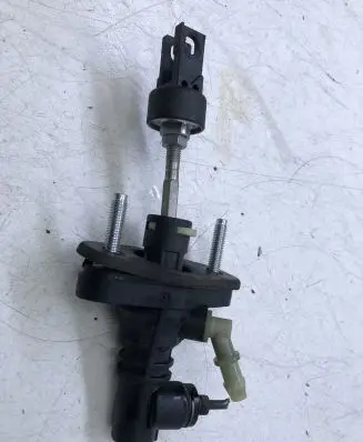 Toyota Avensis T270 Clutch slave cylinder 
